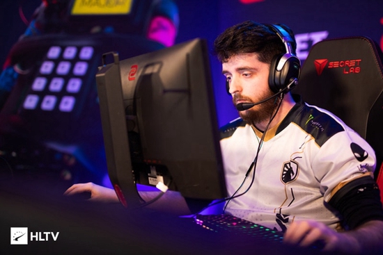 欧美AD致敬Uzi选择VN展现影响力